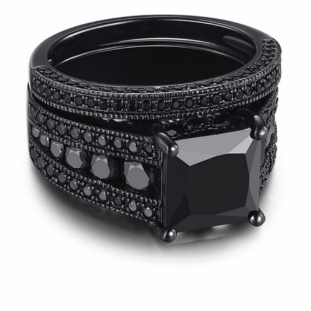 New Elegant 18k Gold Filled Black Diamond Ring - Picture 7 of 9